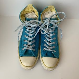 Converse All Star size 9 vintage blue velvet high tops
